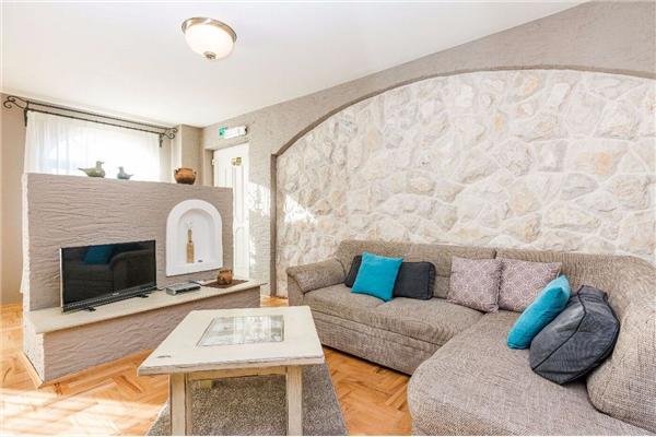 Apartment A6, for 8 persons