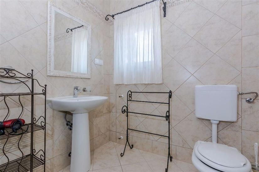 Apartment A6, for 8 persons