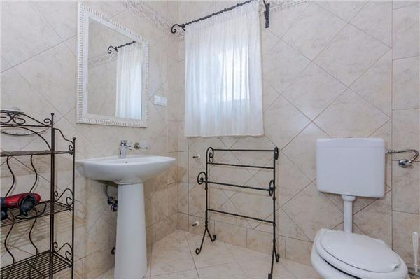 Apartment A6, for 8 persons