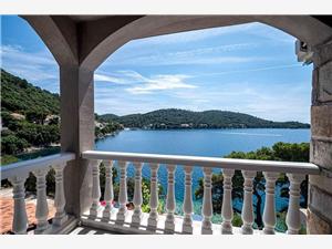 Apartments MILA South Dalmatian islands, Size 58.00 m2, Airline distance to the sea 20 m