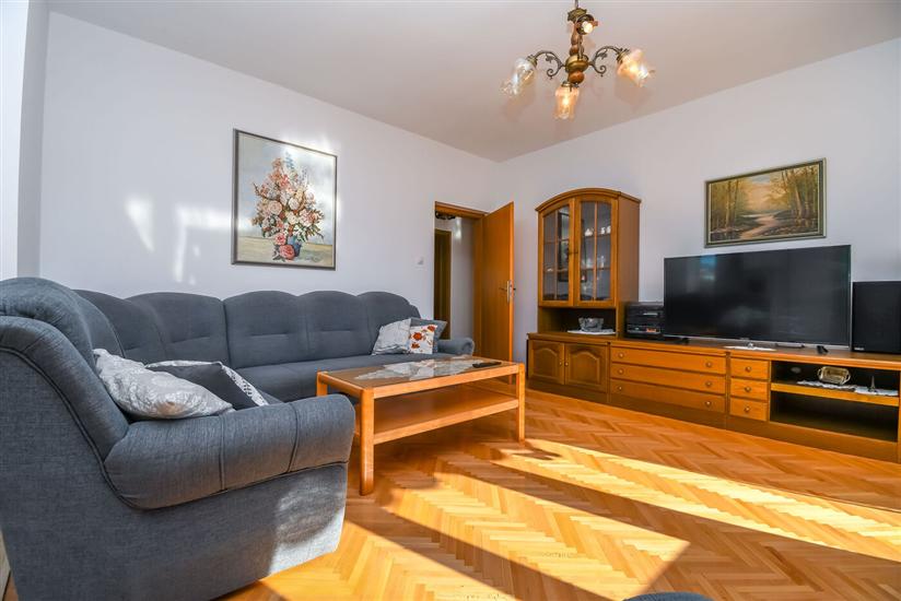 Apartment A3, for 5 persons