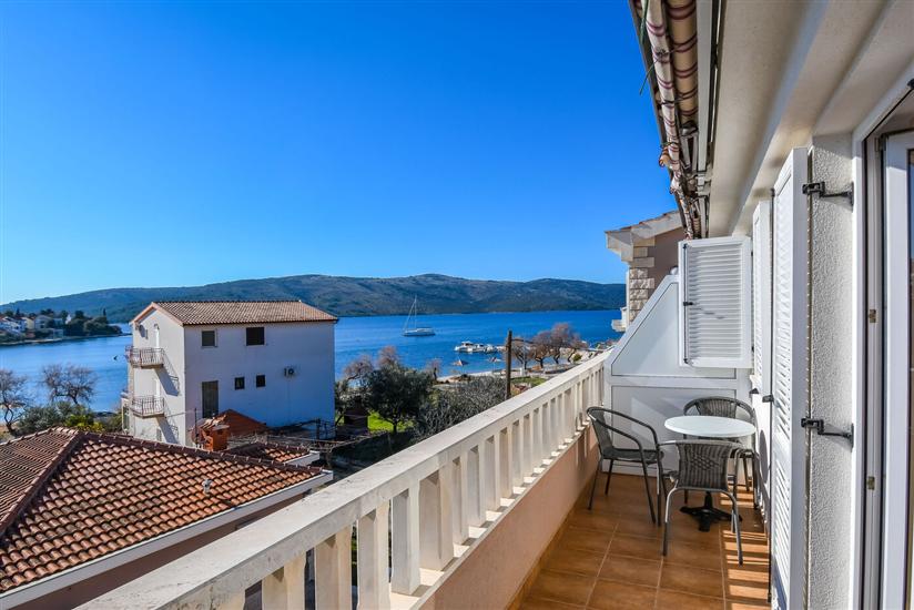 Apartment A1, for 5 persons