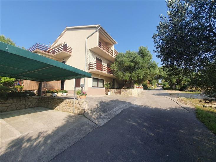 Apartments and Room Anica i Marko