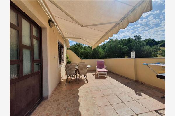 Room S1, for 2 persons