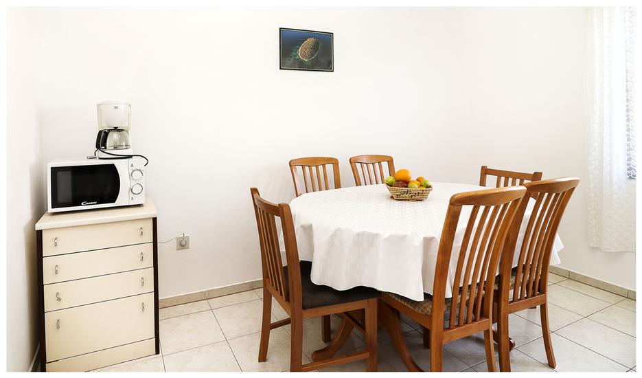 Apartment A1, for 5 persons