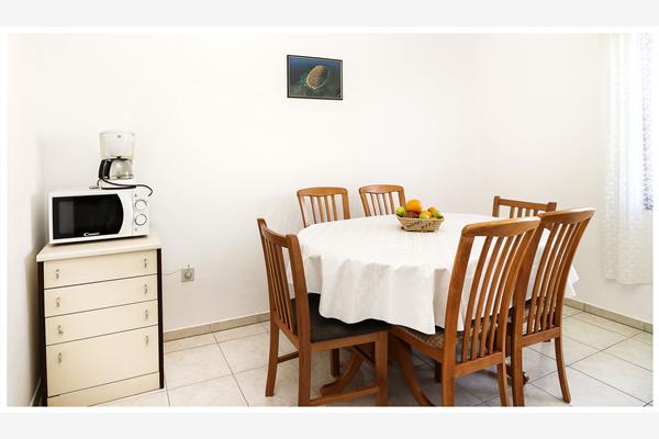 Apartment A1, for 5 persons