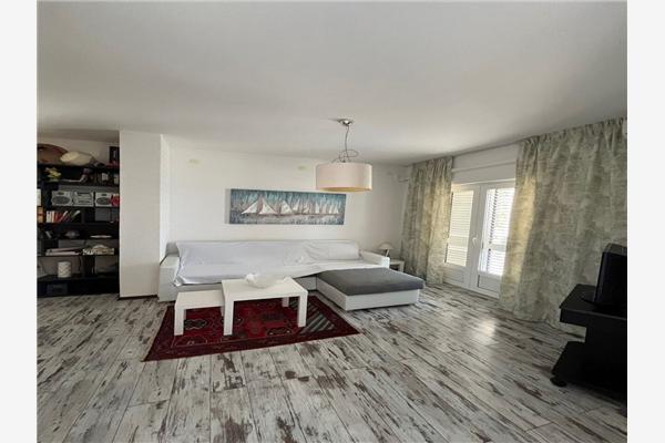 Apartment A2, for 6 persons