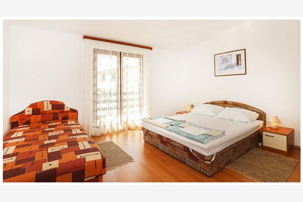 Apartment A2, for 5 persons