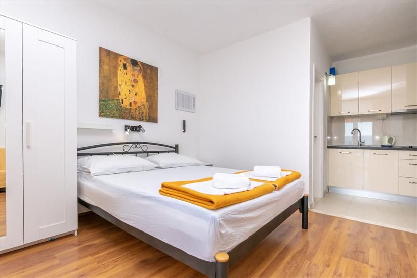 Apartment A2, for 3 persons