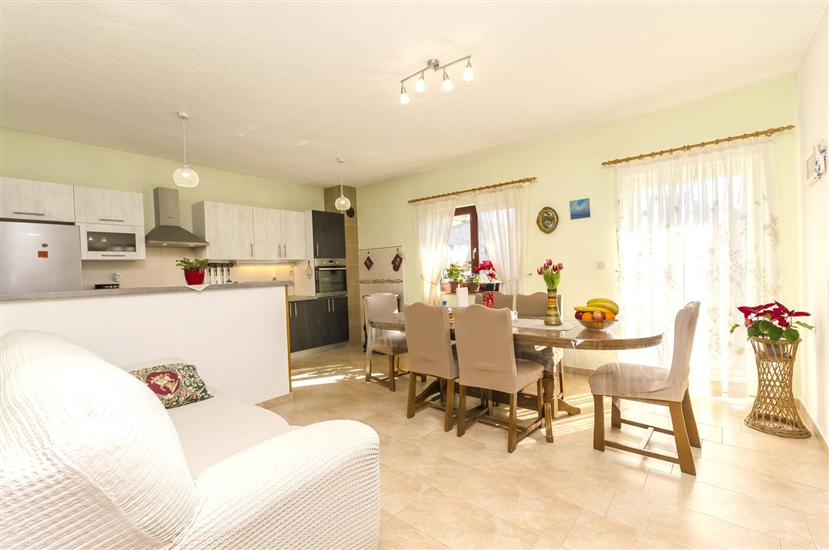 Apartment A1, for 6 persons