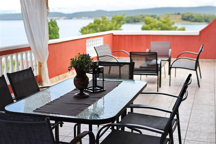 Apartment A4, for 5 persons