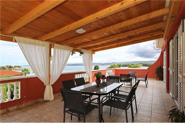 Apartment A4, for 5 persons