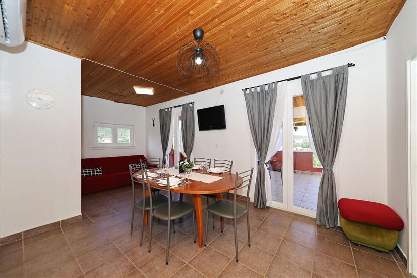 Apartment A4, for 5 persons