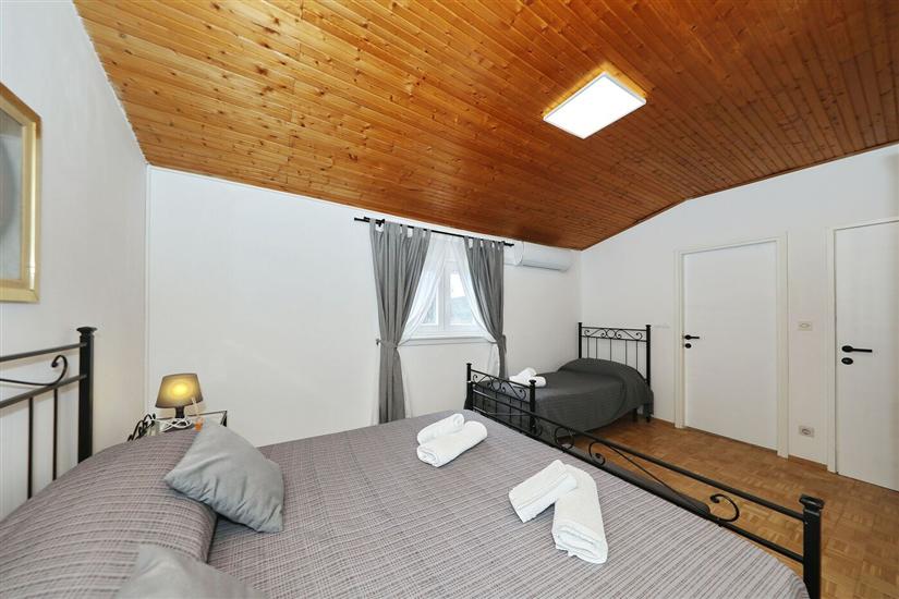 Apartment A4, for 5 persons