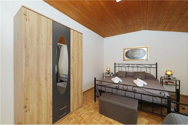 Apartment A4, for 5 persons