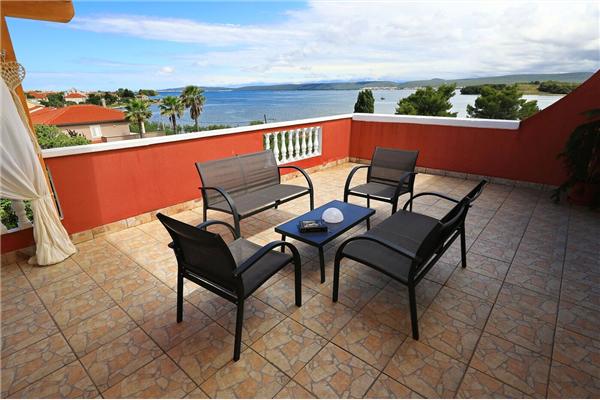 Apartment A4, for 5 persons