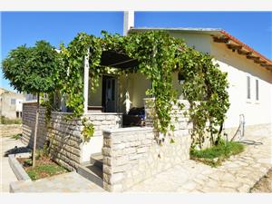 House Captain House Zirje - island Zirje, Size 60.00 m2, Airline distance to the sea 50 m