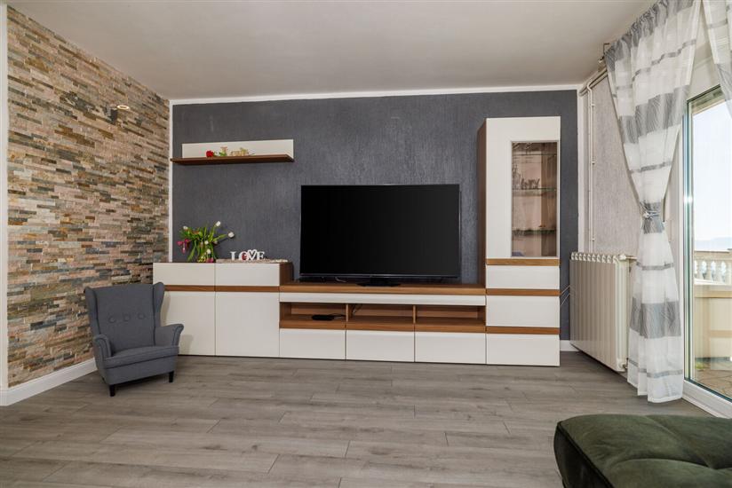 Apartment A1, for 7 persons