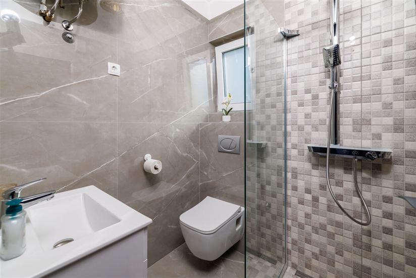 Apartment A1, for 7 persons