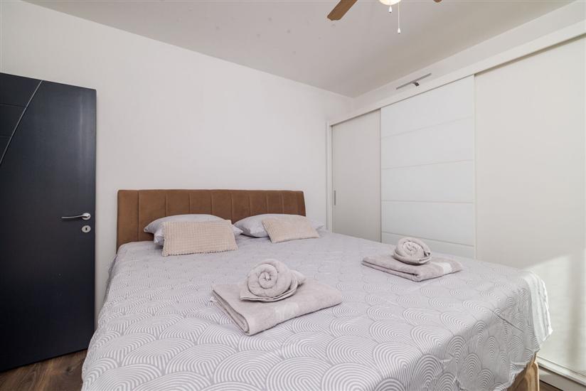 Apartment A1, for 7 persons