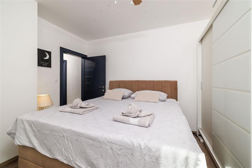 Apartment A1, for 7 persons