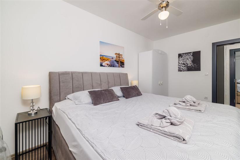 Apartment A1, for 7 persons