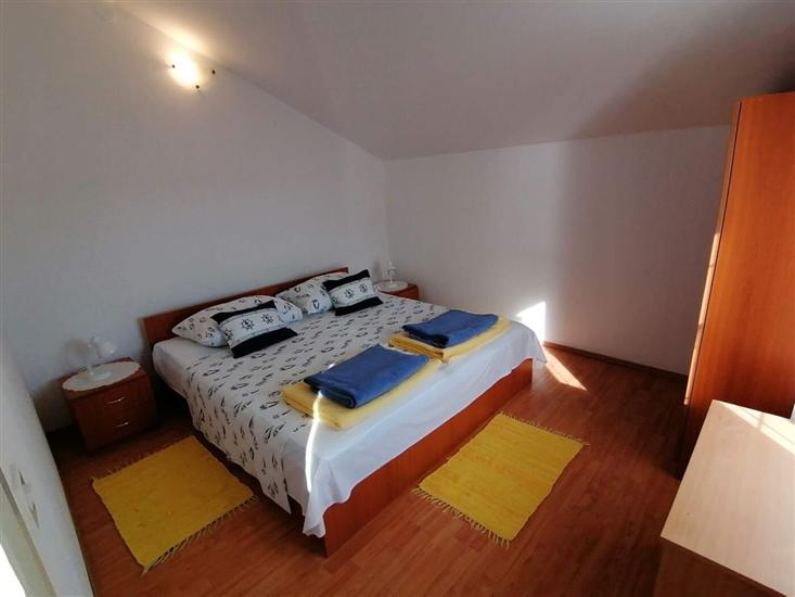 Apartment A1, for 8 persons