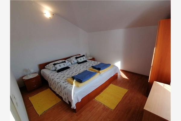 Apartment A1, for 8 persons