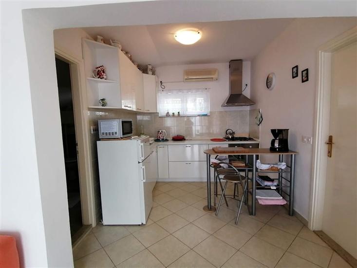 Apartment A1, for 8 persons