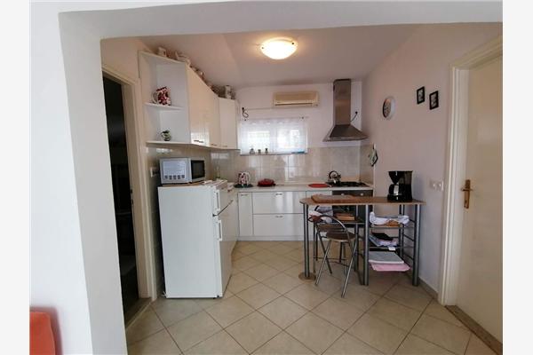 Apartment A1, for 8 persons