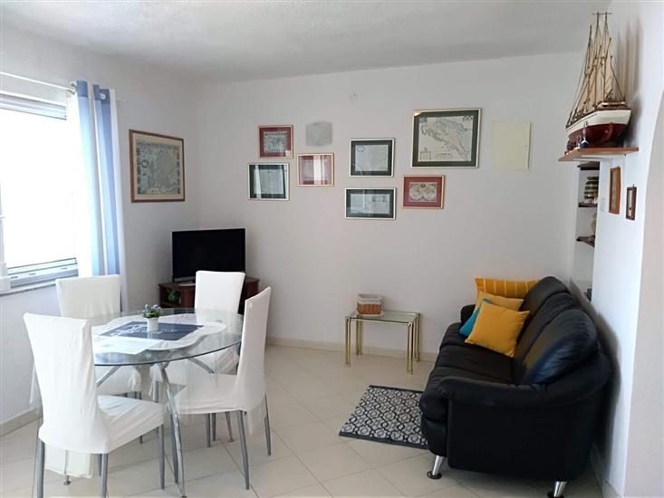 Apartment A1, for 8 persons