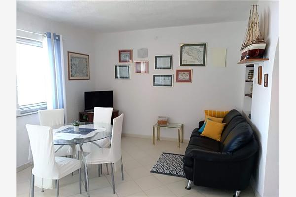 Apartment A1, for 8 persons