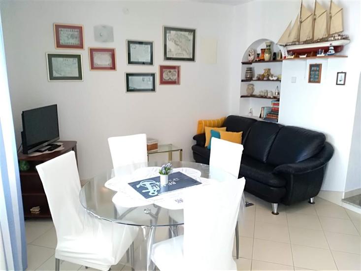 Apartment A1, for 8 persons