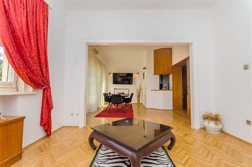 House K1, for 10 persons