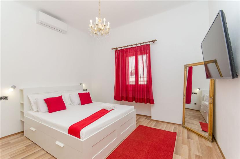 House K1, for 10 persons