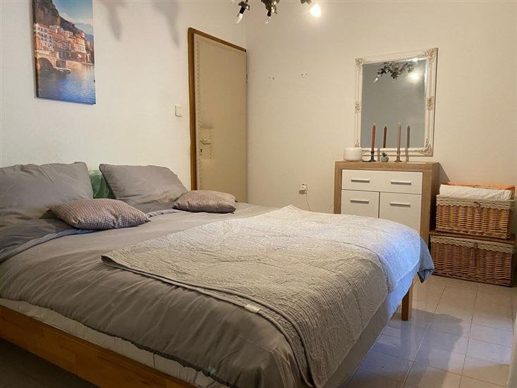 Room S4, for 4 persons