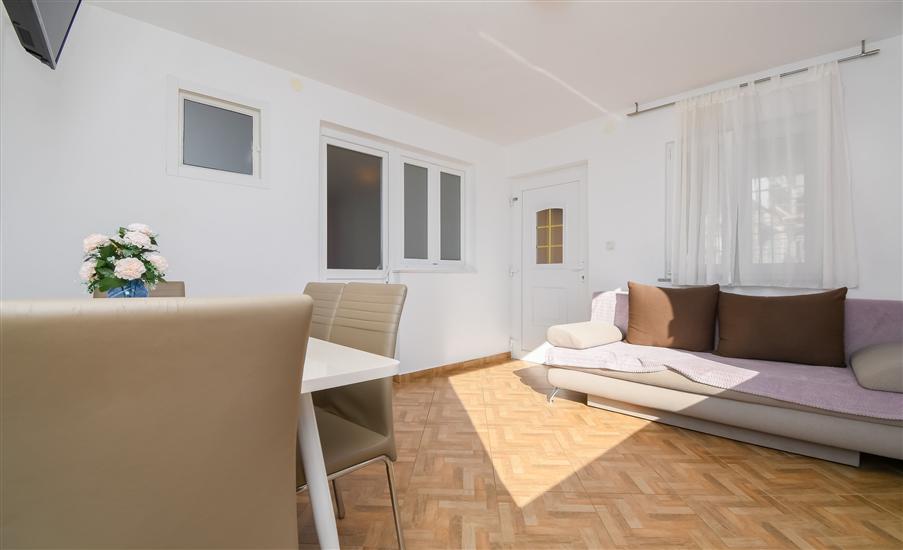 Apartment A5, for 3 persons