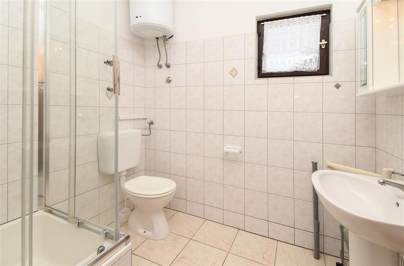 Apartment A3, for 6 persons