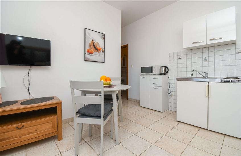 Apartment A4, for 3 persons