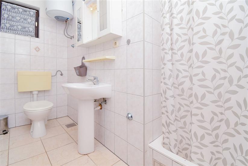 Apartment A4, for 3 persons