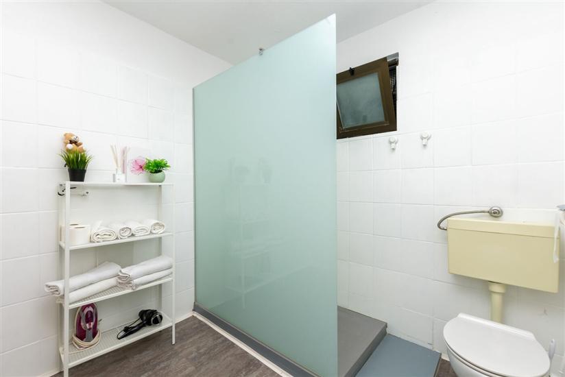 Apartment A5, for 11 persons