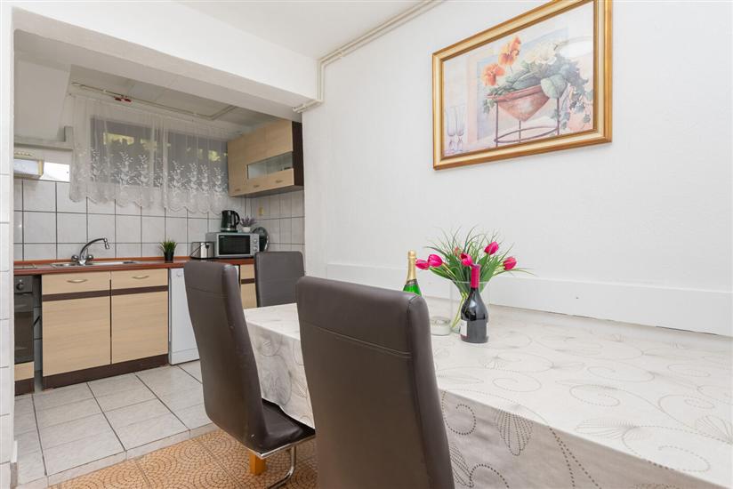 Apartment A5, for 11 persons