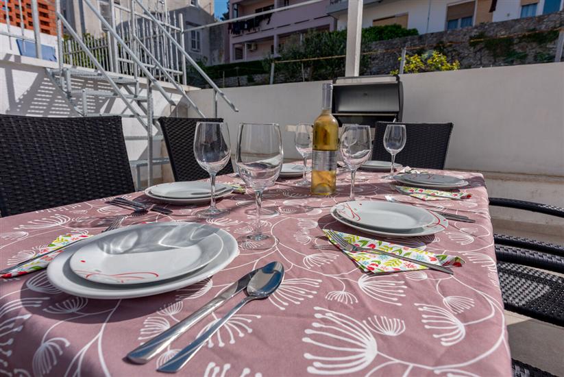 Apartment A2, for 6 persons