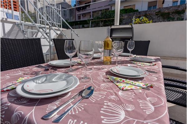 Apartment A2, for 6 persons