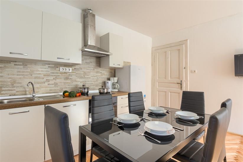 Apartment A2, for 6 persons