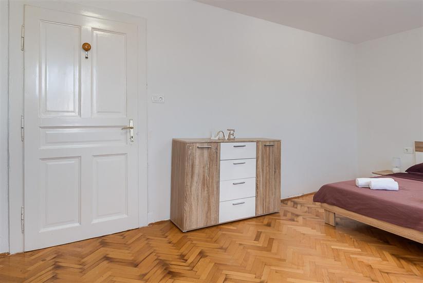 Apartment A2, for 6 persons