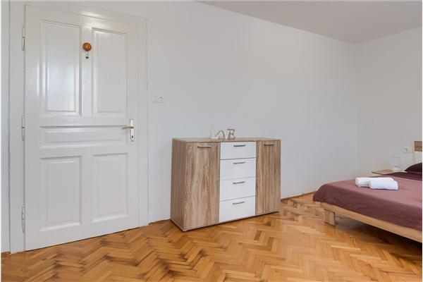 Apartment A2, for 6 persons