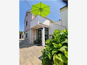 Apartment Zadar riviera,BookZatonFrom 107 €