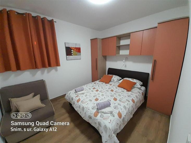 Apartment A2, for 5 persons