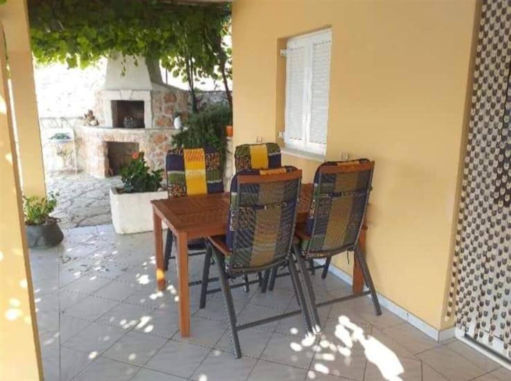 Apartment A2, for 5 persons